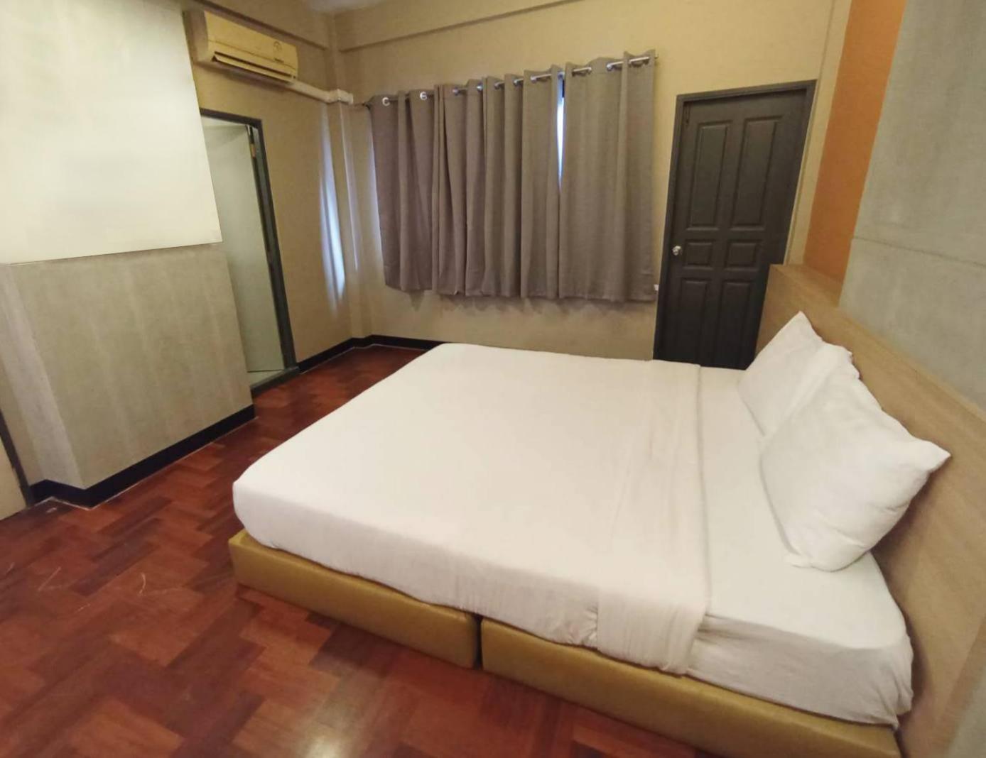 Go Inn Silom - Bts Saint Louis Bangkok Exterior photo